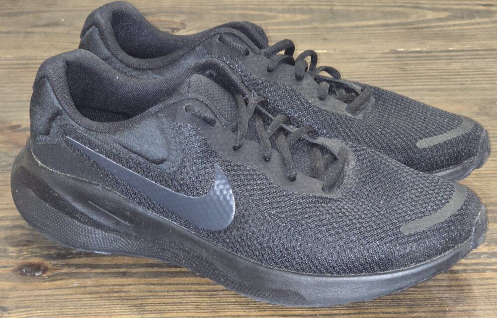 Nike Revolution shoes 7 womens size 11 black running sneakers FB2208-002